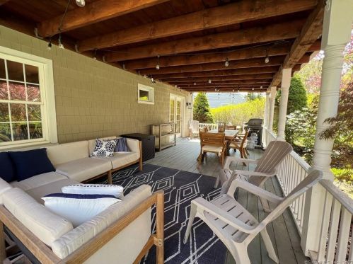 19 George St, Bridgeport CT  06611-1902 exterior