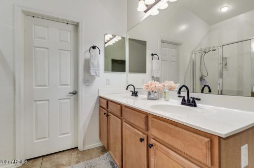 1637 Vineyard Plains Dr, Queen Creek AZ  exterior