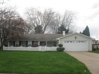 3203 Stonewood Dr, Sandusky, OH 44870-6918