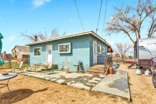 13238 Begonia Rd, Victorville, CA 92392-9329
