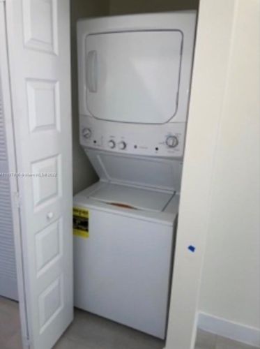 8045 104th Ave, Miami FL 33178-2659 exterior