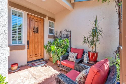 662 Canterbury Cir, Vacaville CA  95687-8225 exterior