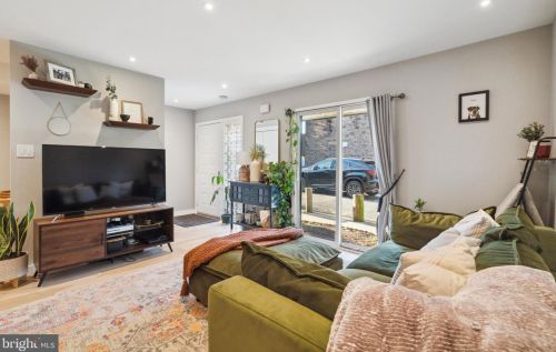 11891 Academy Rd, Philadelphia PA  19154-2673 exterior