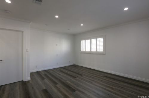 36 3rd Pl, Long Beach CA  90802-5683 exterior