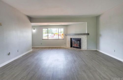 963 Pear St, El Cajon, CA 92021-3250