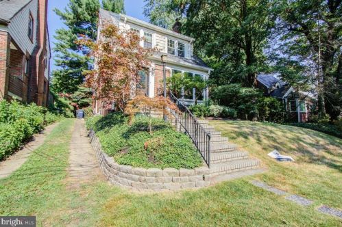 6220 32nd Pl, Washington, DC 20015-2428