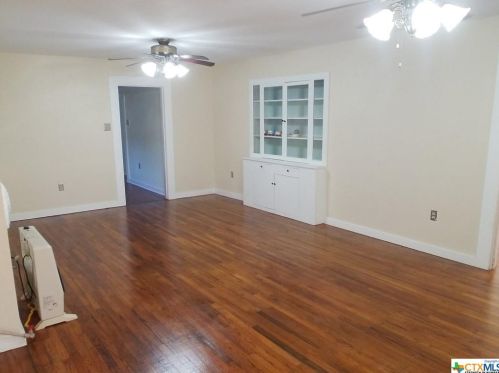 513 River St, Seguin TX  78155-4738 exterior