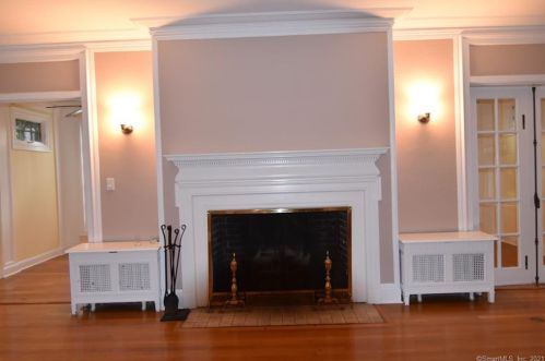 690 Clinton Ave, Bridgeport CT 06605-1702 exterior