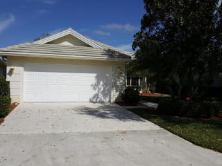 332 Bentley Cir, Fort Pierce FL  34986-2457 exterior
