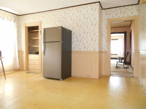 195 Millbury St, Worcester MA 01610-2801 exterior