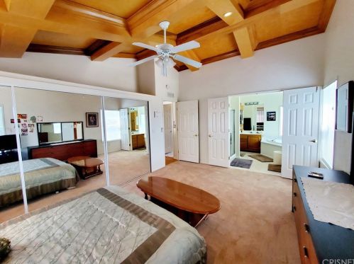 20084 Crestview Dr, Santa Clarita CA  91351-5759 exterior