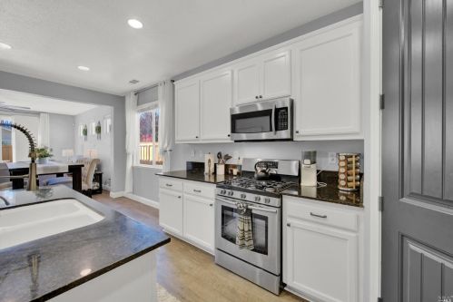 542 Twilight St, Vacaville CA  95688-8829 exterior