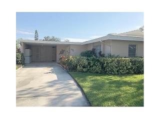 3400 Village Green Dr, Sarasota, FL 34239-6722