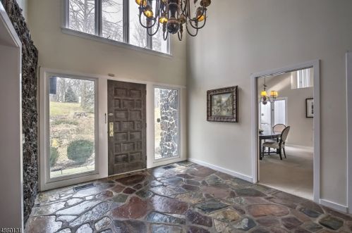 33 Crest Dr, Bernardsville NJ  07924-1707 exterior