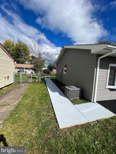 55 Middlebury Ln, Willingboro NJ  08046-2931 exterior