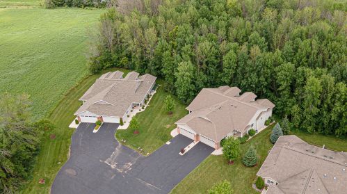 1276 Meadowbrook Dr, Cleveland WI  53015-2400 exterior