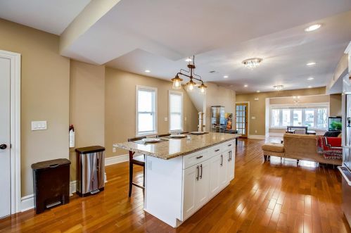 31 41 St, Bayonne NJ  07002-4803 exterior