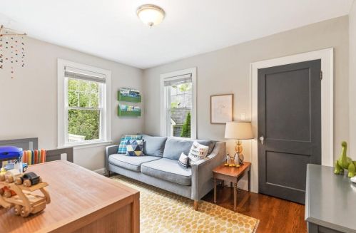 119 Rhinecliff St, Arlington MA 02476-7332 exterior