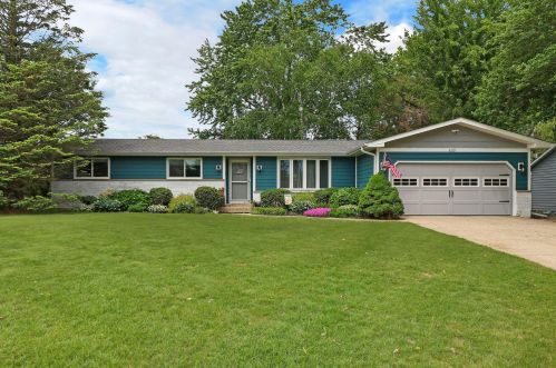 633 Bayhill Ave, Twin Lakes, WI 53181-9430