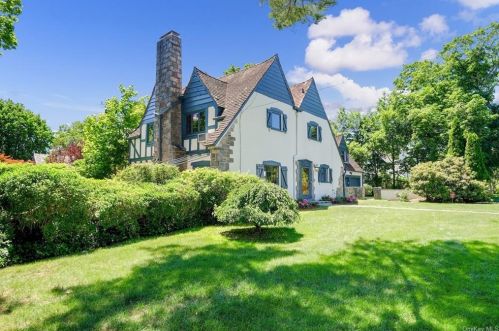 42 Graham Rd, Scarsdale, NY 10583-7265