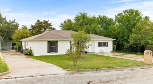 212 Maple St, Keene, TX 76059-2342