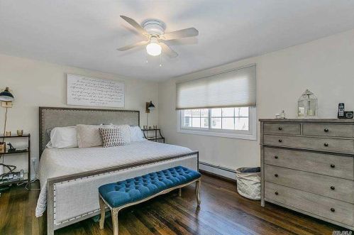 11 Locust Pl, Huntington Station NY 11746-4233 exterior