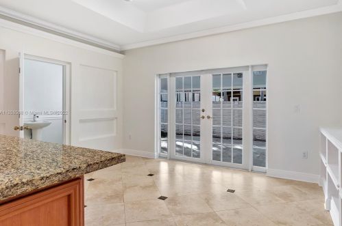 7090 5th Ave, Hialeah FL  33014-4952 exterior