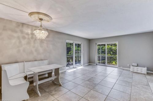 200 Palm Dr, Naples, FL 34112-4947