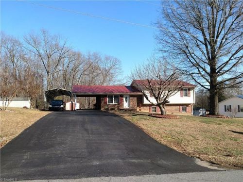 129 Pine View Rd, Eden, NC 27288-9444