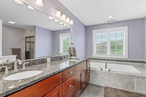 6 Austin Way, Marlborough NY  12542-5539 exterior