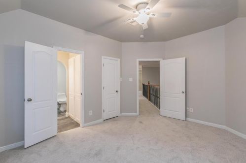 5841 Frst Riv Dr, Fort Worth TX 76112-1056 exterior