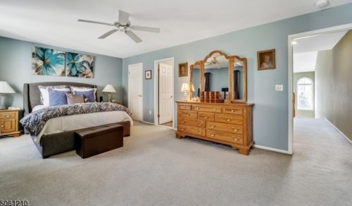 48 Edgefield Dr, Greystone Park NJ  07950-1975 exterior