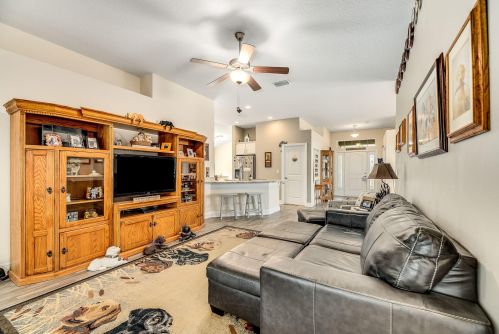 725 Beard Ave, Sebastian FL  32958-4811 exterior