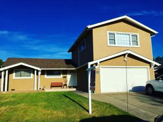 25586 Barnard St, Hayward, CA 94545-2518