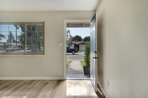 2600 Macgregor Ct, Modesto CA  95350-2320 exterior
