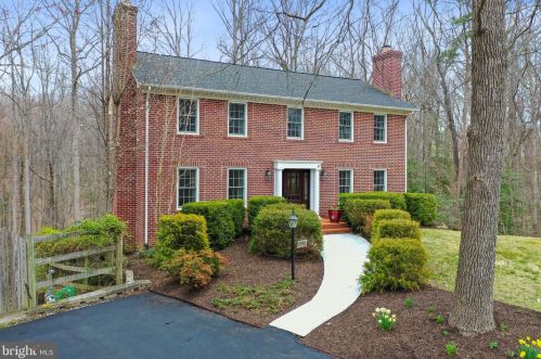 5550 Wide Oak Ct, Woodbridge VA  22192-6036 exterior