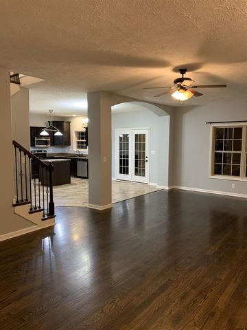 1518 Cobra Ln, Clarksville, TN 37042-0706