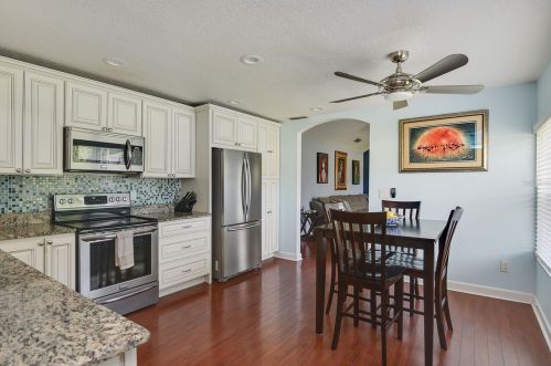 1613 Crystal Lake Ave, Orlando FL  32806-4823 exterior
