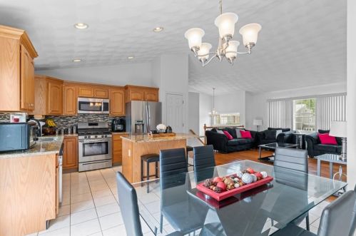 25 Ricci Dr, North Providence RI  02911-2417 exterior
