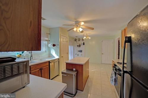 102 Falmouth Way, Dover DE  19904-5390 exterior