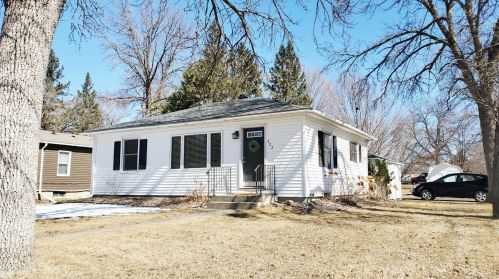302 Park St, Alex, MN 56308-5230
