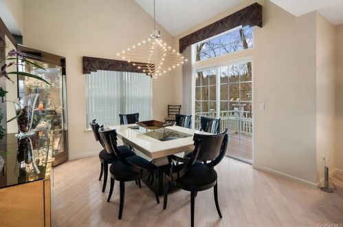 9 High Ridge Rd, Crotonville NY  10562-1969 exterior