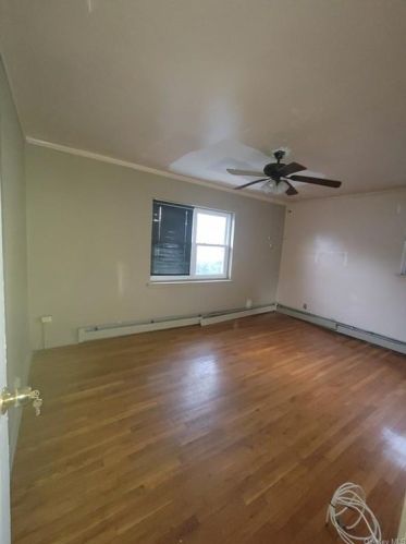 807 Swinton Ave, Bronx NY  10465-2218 exterior
