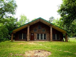 7802 Moncrief Ln, Greenwood, LA 71033-3015