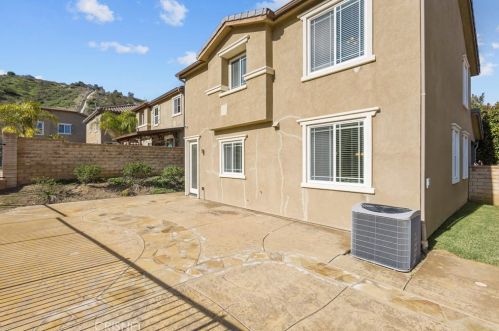20054 Christopher Ln, Santa Clarita CA  91350-3685 exterior