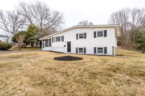 6 Rosenfeld Rd, Millis MA  02054-1131 exterior