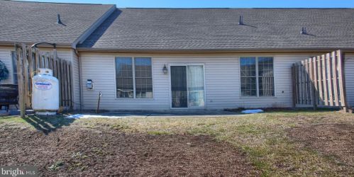 105 Lakeview Dr, Harrisburg, PA 17110-3987