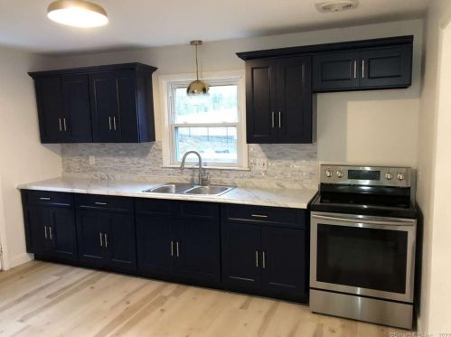 88 Wilson St, Waterbury, CT 06708-2714