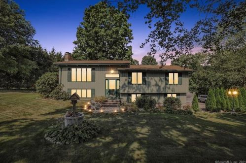 7 White Oak Dr, Southington CT  06489-3835 exterior