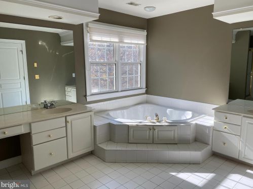 2123 Basswood Dr, Miquon PA 19444-2328 exterior